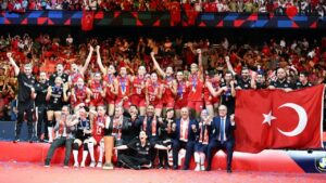 Haftanın kadın gündemi: Voleybolda zafer