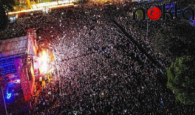 İzmirliler Kurtuluş Günü’nde İzmir Fuarı’na akın etti