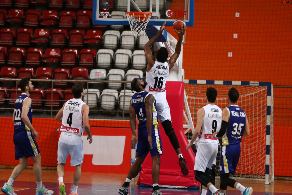 Kapaklıspor lige mağlubiyetle başladı