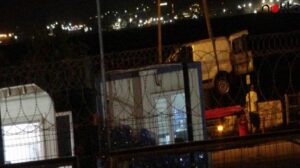 Kocaeli’de feribot iskelesinde denize düşen hafif ticari aracın şoförü yaralandı