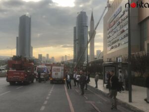 Maltepe’de bir AVM’de çıkan yangın söndürüldü