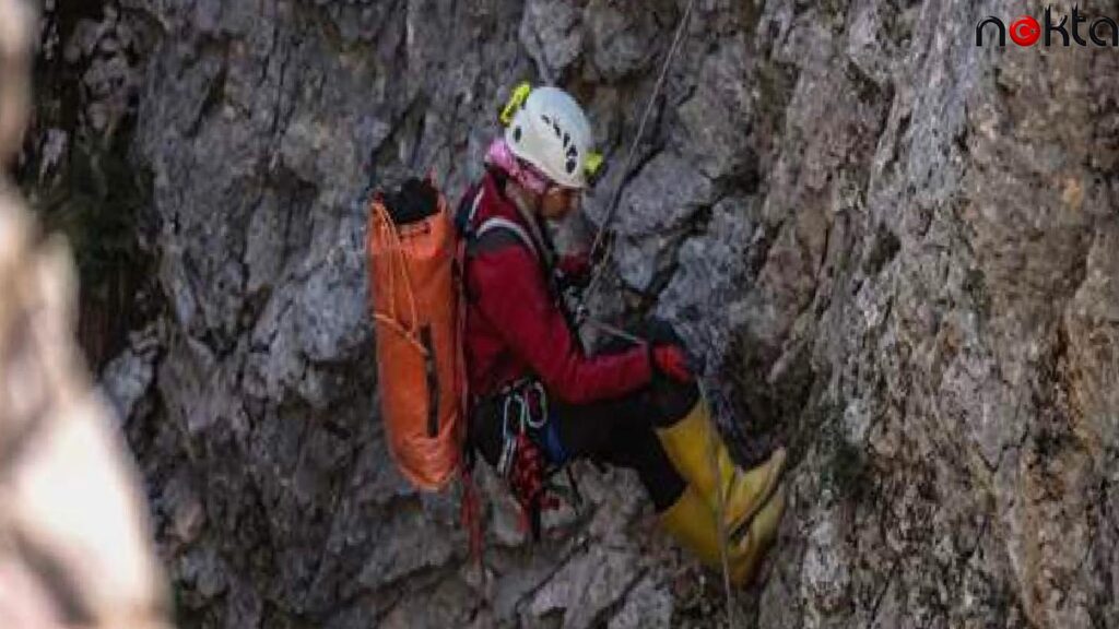 Mersin’de mağarada rahatsızlanan ABD’li dağcı Dickey’in tahliyesi sürüyor