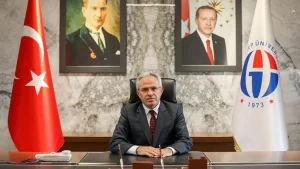 Rektör Arif Özaydın’dan üniversitede yemeklere yüzde 1400 zam. Yemek ücretlerini 1 TL’ye düşürdük diye reklam yapmıştı