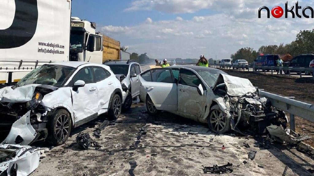 TEM’de zincirleme kaza: 1 ölü, 36 yaralı