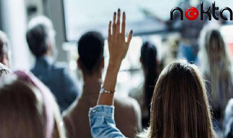 Toplantılarda bayanlar neden daha az soru soruyor?