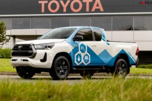 Toyota, hidrojen yakıt hücreli Hilux prototipini tanıttı