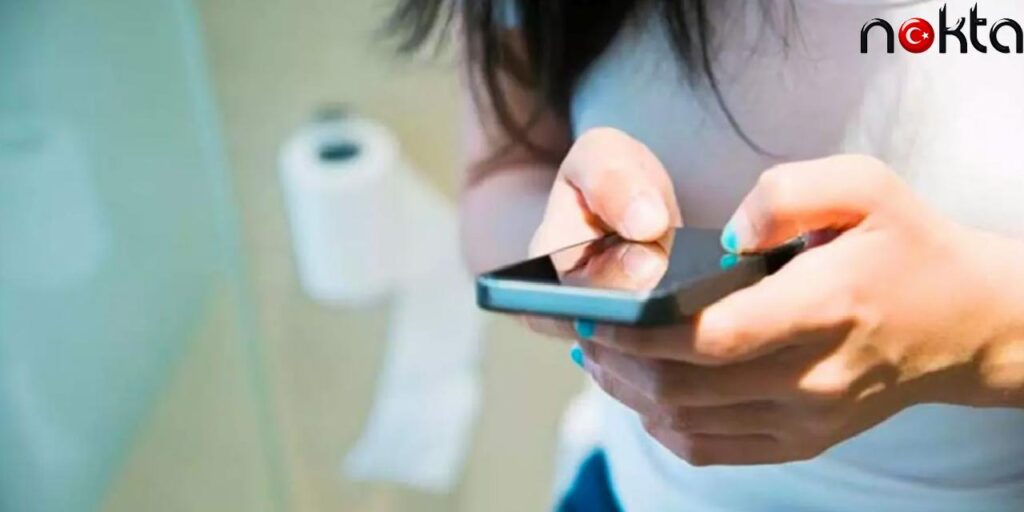 Tuvalete Telefonla Girmek Klozet Kapağına Çıplak Elle Dokunmak Gibi…