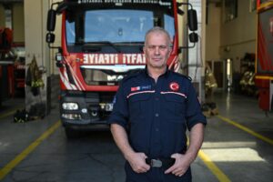 Üç asırlık İstanbul İtfaiyesinin kahramanları 24 saat tetikte bekliyor