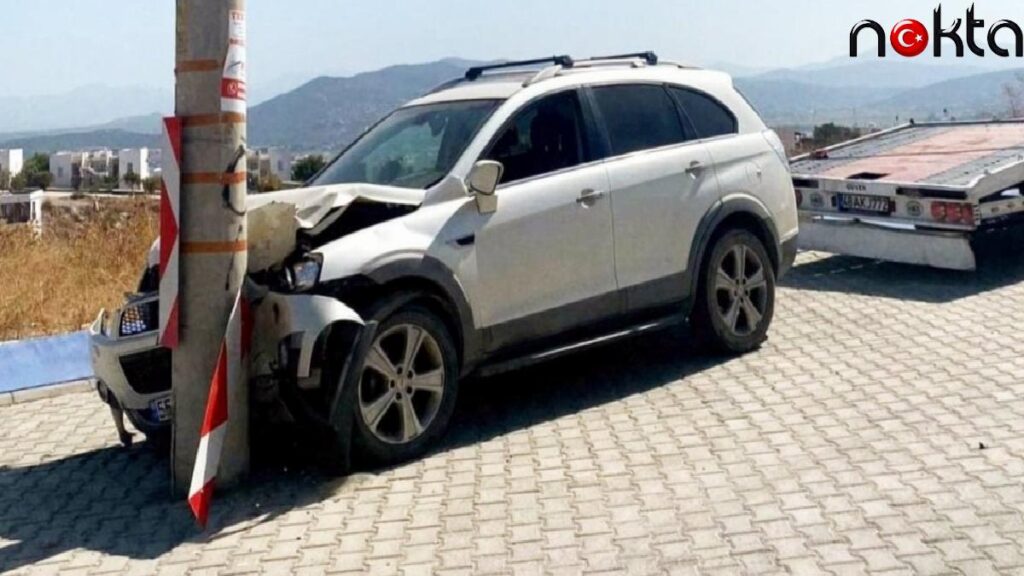 Yol ortasında bırakılan elektrik direği faciaya neden oldu