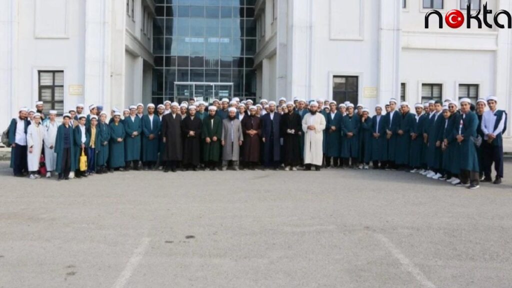 Bakanlığın gençlik kampında skandal görüntü