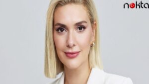 Bergüzar Korel ergenlik fotoğrafını ‘Arkadaşlar üzgünüm’ diyerek paylaştı