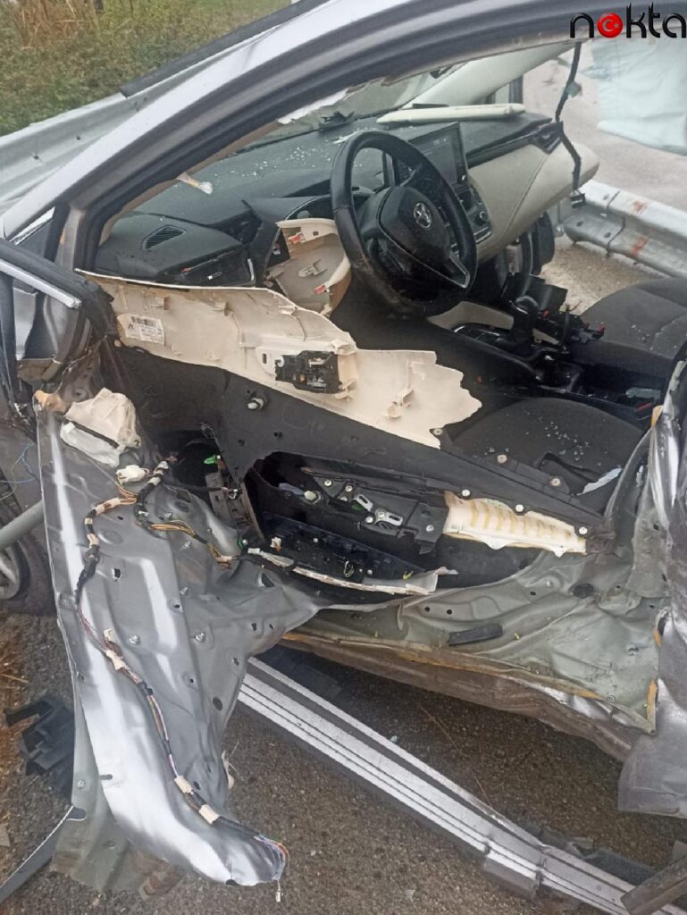 Bursa’da bariyerlere çarpan otomobilin sürücüsü hayatını kaybetti