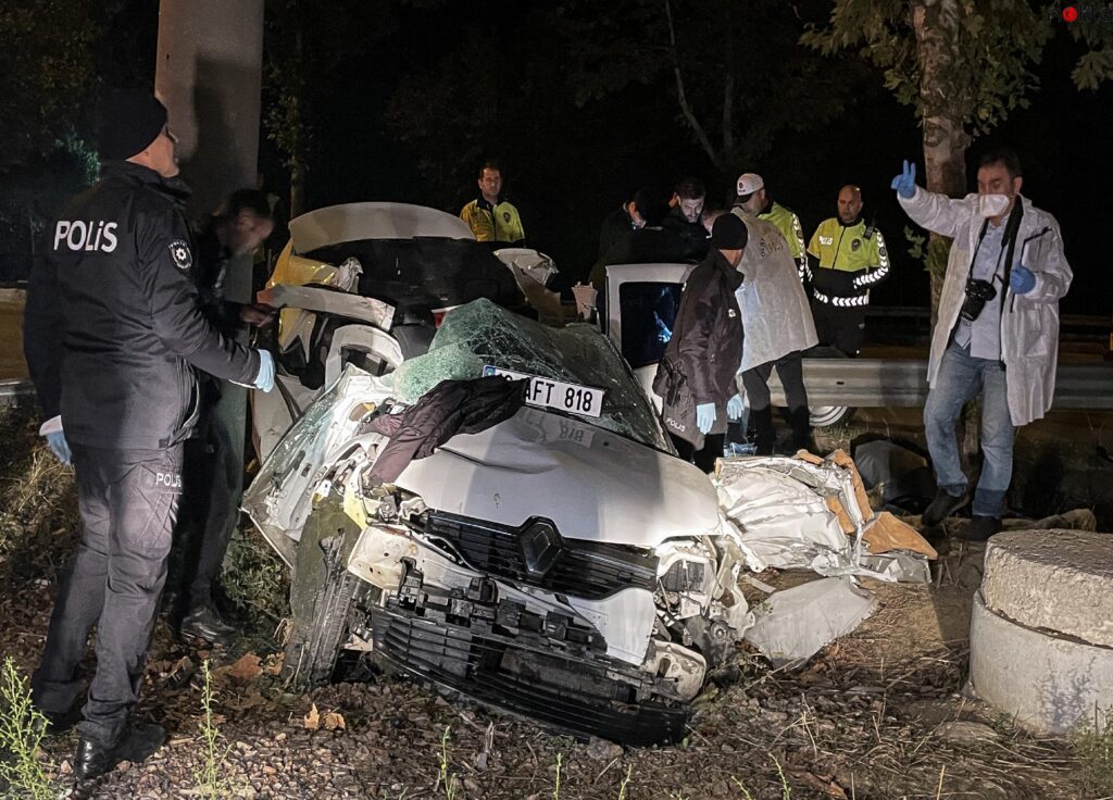 Bursa’da doğum günü eğlencesi dönüşü meydana gelen kazada 3 kişi öldü