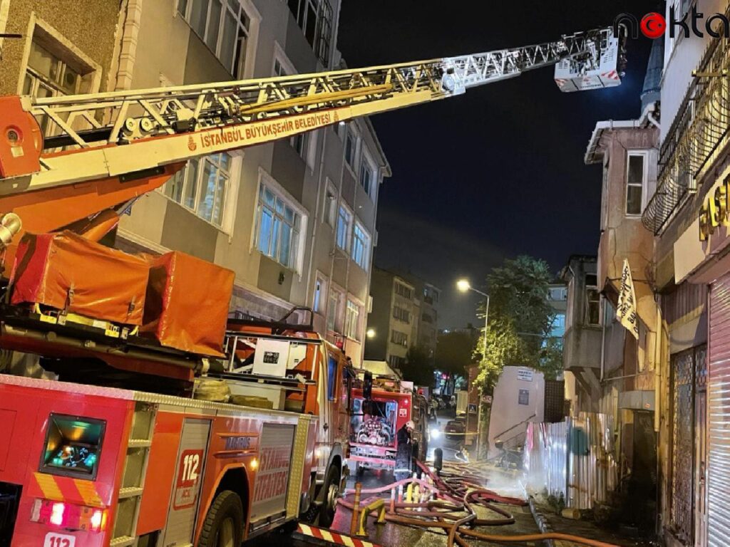 Fatih’te metruk binada çıkan yangın söndürüldü