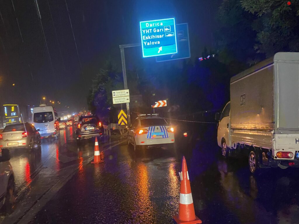 Kocaeli’de sağanak etkili oluyor