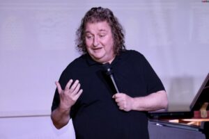 Piyanist Tuluyhan Uğurlu Sakarya’da konser verdi