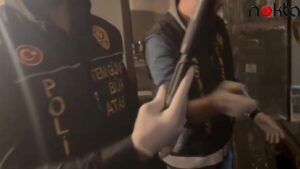 Susturucu, silah, balistik yelek ve uyuşturucu ile yakanlandılar, hepsi serbest kaldı