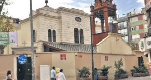 Vakıf adına kiraya verdi parasını cebine attı