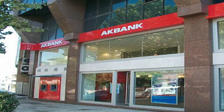 Akbank Şube kapattı Emekliler İsyan Etti!