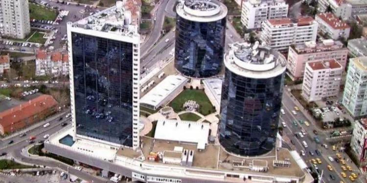 Hisseleri uçan Akmerkez GYO’ya tedbir