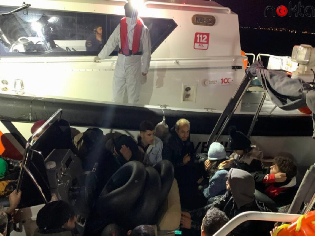 Balıkesir açıklarında 24 düzensiz göçmen yakalandı