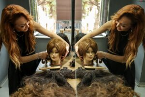 Gençliğinde kemoterapi alan kadın kuaför lösemili çocuklara peruklarıyla umut oluyor