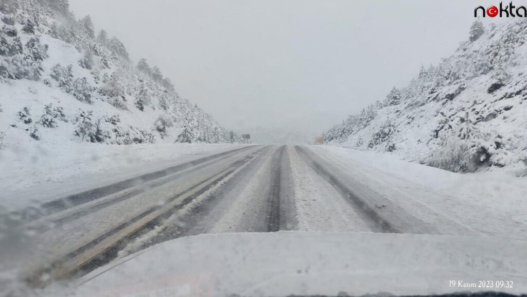 Orhaneli’ye mevsimin ilk karı yağdı