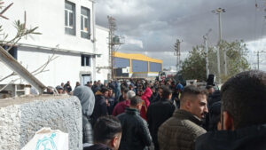 Urfa’da Özak Tekstil işçilerinin eylemi ikinci gününde