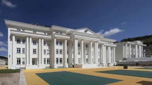 Bilfen okulları veliden yıllık 600 bin lira istedi!