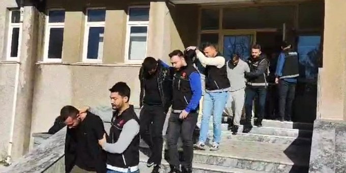 ‘Uyuşturucuyla Mücadele’ sayfası kurdu, uyuşturucu satarken yakalandı