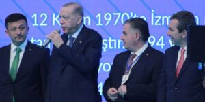 Kız Kardeşinin Yolsuzlukla Suçladığı Başkan, Sahnede Erdoğan’ın Yanında