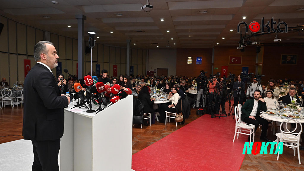 Alinur Aktaş, beslediği görevlilerle bir araya geldi