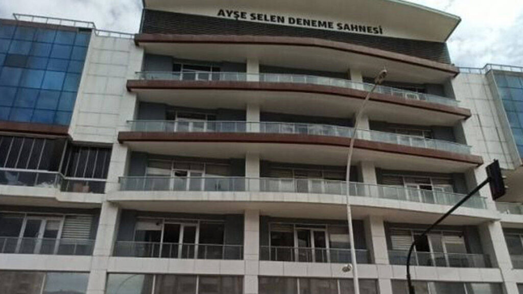 Nilüfer Belediyesinin temizlik işçisi mührü sökülen asansörün boşluğuna düştü