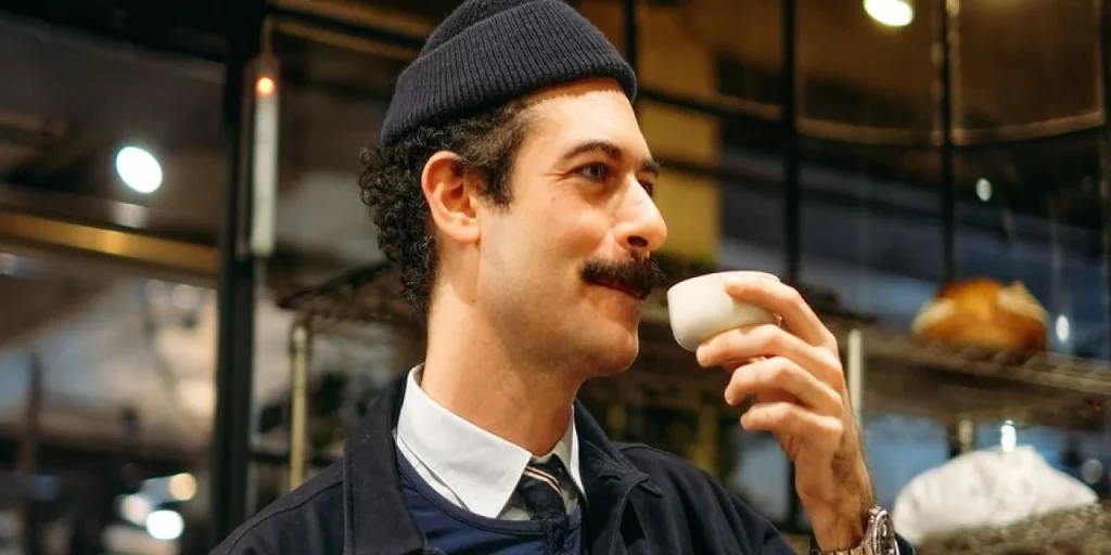 Kahve Zinciri Patronundan Taciz Şikayeti: Takıntılı Hayranın Yaptıkları ‘Pes’ Dedirtti!