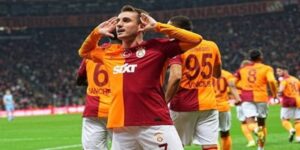 Kerem Aktürkoğlu’ndan gece yarısı trafikte tartışma