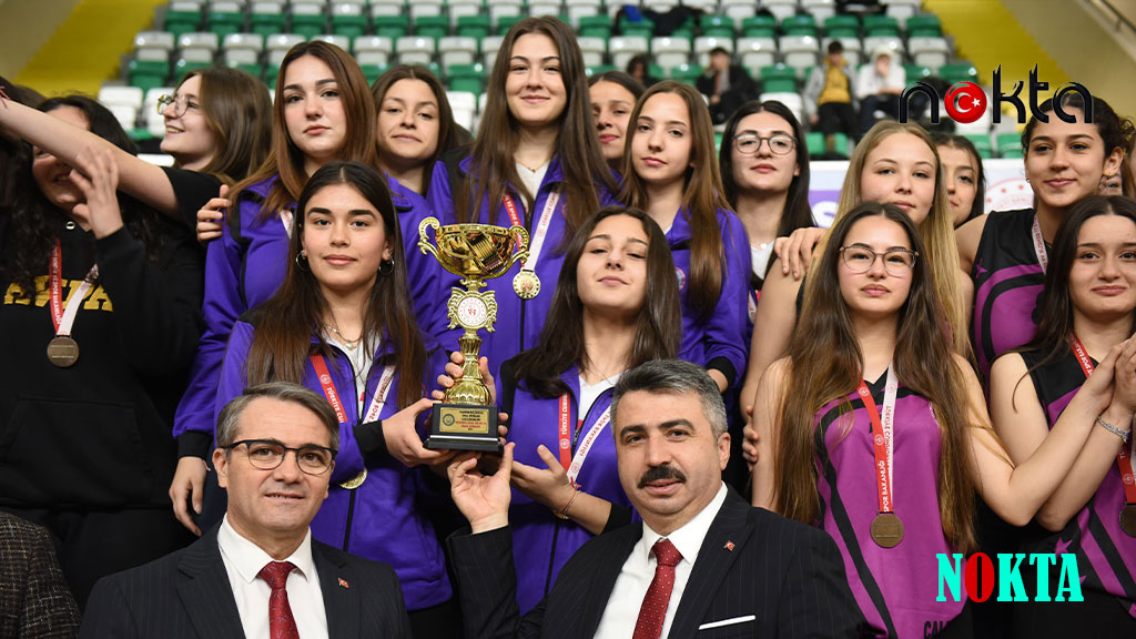 Okul sporları ilçe şenliklerinde görkemli final