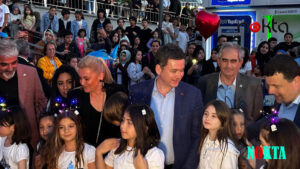 23 Nisan Coşkusu Osmangazili çocuklar Melis Fis ile coştu