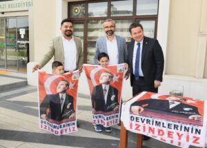 Osmangazi, Ata posterleri ile donatılıyor