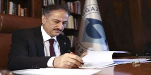 Kayyum Rektöre Turkcell Yöneticiliği!