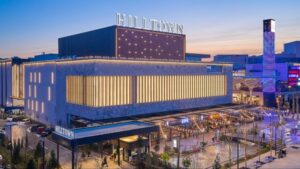 Saray’ın müteahhidinin kaçak dükkanları yıkılacak