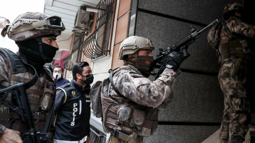 Bursa merkezli 8 ilde operasyon