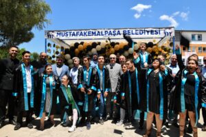 Başkan Erdem İbn-i Sina Öğrencilerini En Özel Günlerinde Yalnız Bırakmadı