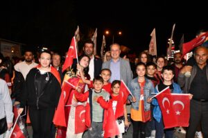 Cumhuriyet Gençleri Mustafakemalpaşa’yı Aydınlattı!