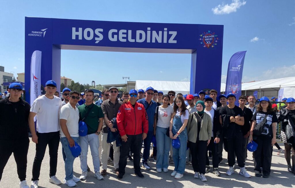 Mustafakemalpaşa’lı Gençler Ankara’da