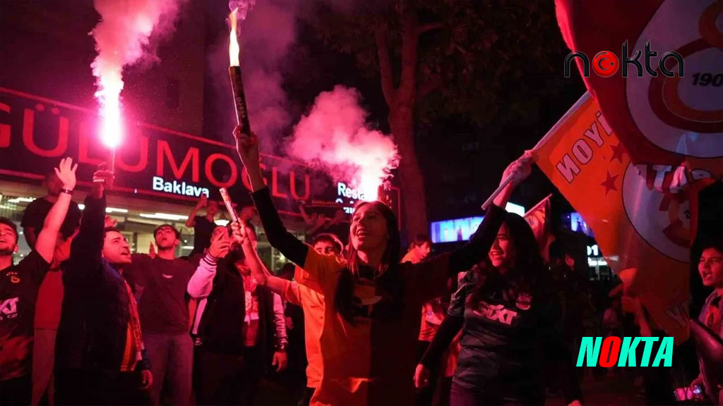 Bursa’da şampiyonluk sonrası Galatasaray taraftarlarından kutlama!