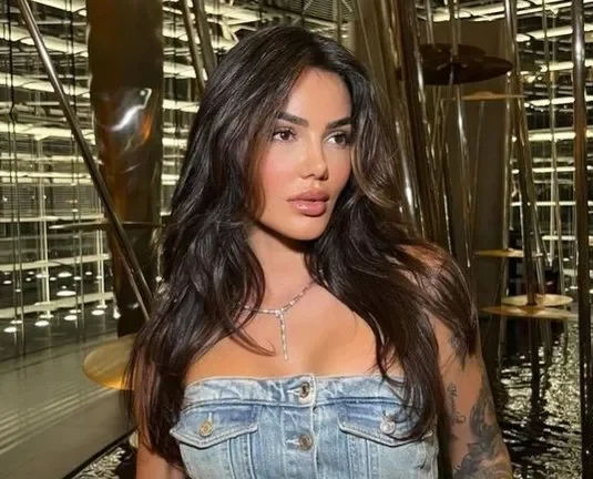 Rezidanstan 65 kiloluk kasayı sırtlayıp götürdüler! Şarkıcı Morena Taraku’nun evinden 2 saatte 35 milyon çaldılar!