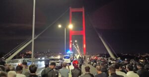 15 Temmuz Şehitler Köprüsü bir süre trafiğe kapatıldı