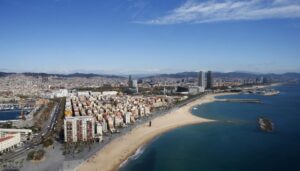 Barselona’da turistlere ev kiralama uygulamasına yasak: ‘Yerel halk ödeyemiyor’