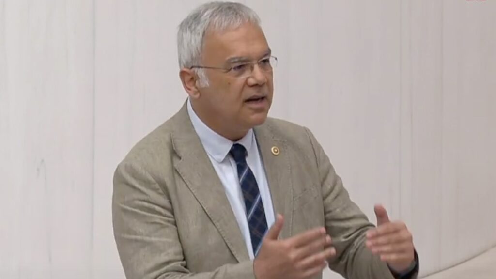 CHP’li Pala sordu: Kim bu yabancı hastalar?