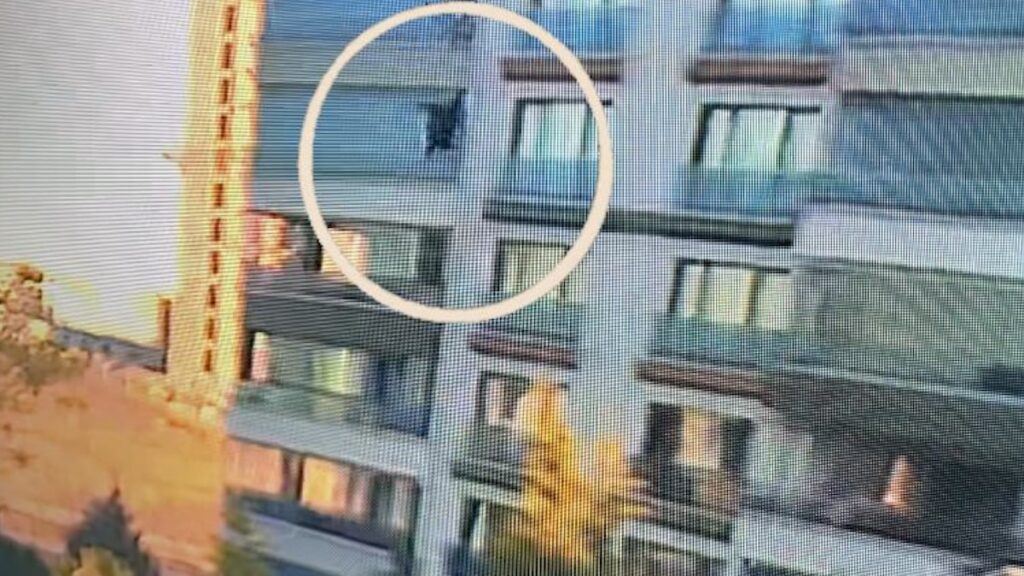 Cam silerken 7. kattan düşen kadın öldü